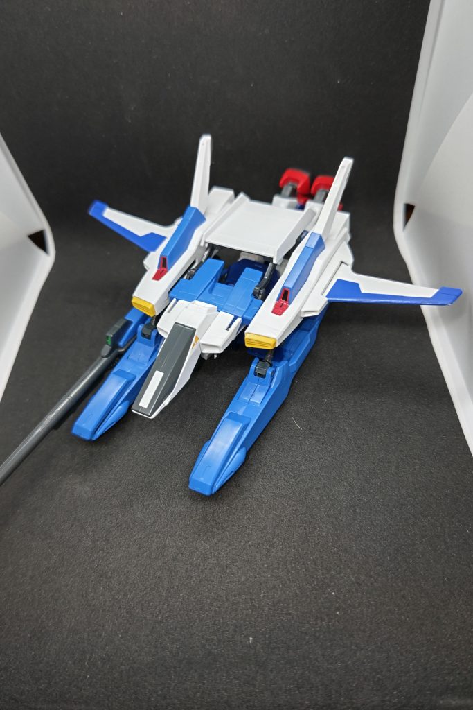 ちなみに、ちゃんとGフライヤーにも変形できます。もしかしたら民間人に戻ったカツが居てもらっても居られなくなってエマさんに持ってきたのかもしれない。絶対に終わったあと怒られるが。そんなわけで今回はこんな感じになります。背負いものを世界観を越えて背負わせるのは案外楽しいので、他にもやっていきたいところです。ご閲覧、ありがとうございました。