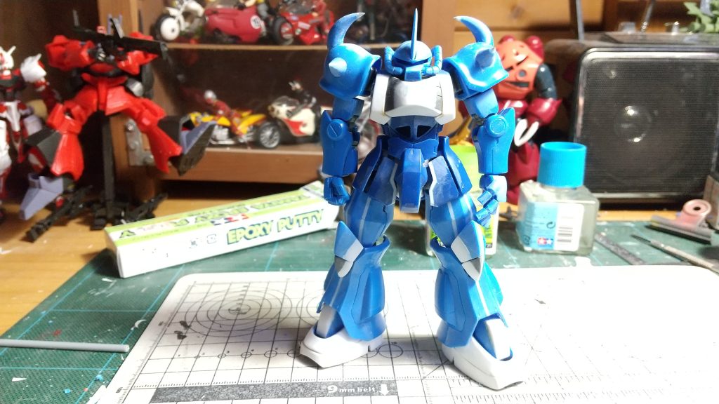 プラ板、プラ棒で各所ボリュームアップしました。