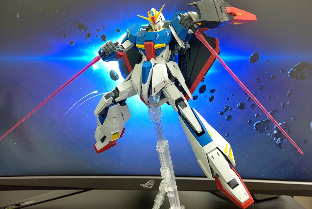 何かジャスティスっぽい二刀流の構え劇中ではしてないポージングできるのも玩具ならではの楽しみ方ですね