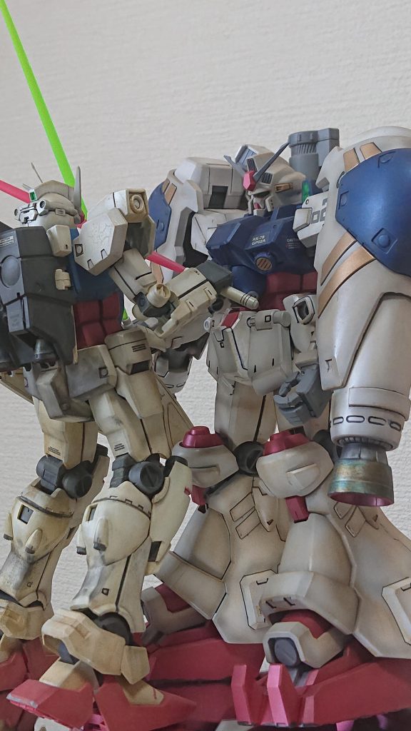 GP01ゼフィランサスとつばぜり合い。