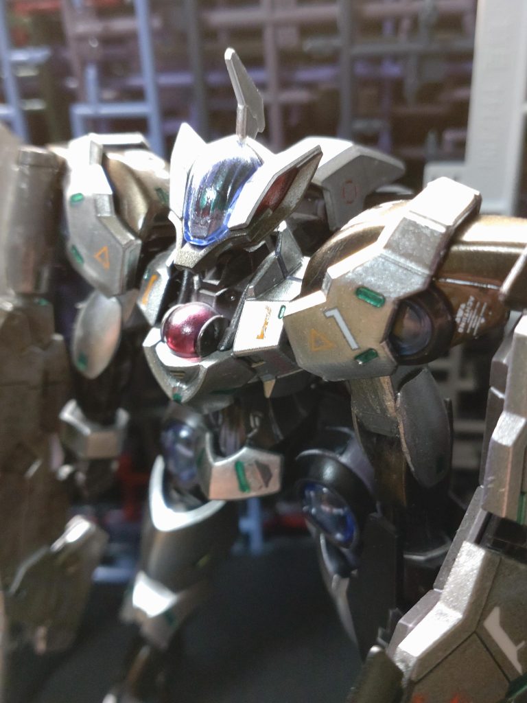 塗装でトップコートスプレー使ったんだがエアブラシに慣れてきたら使いにくい結構塗装ムラが出来てしまった…デカールで誤魔化すw