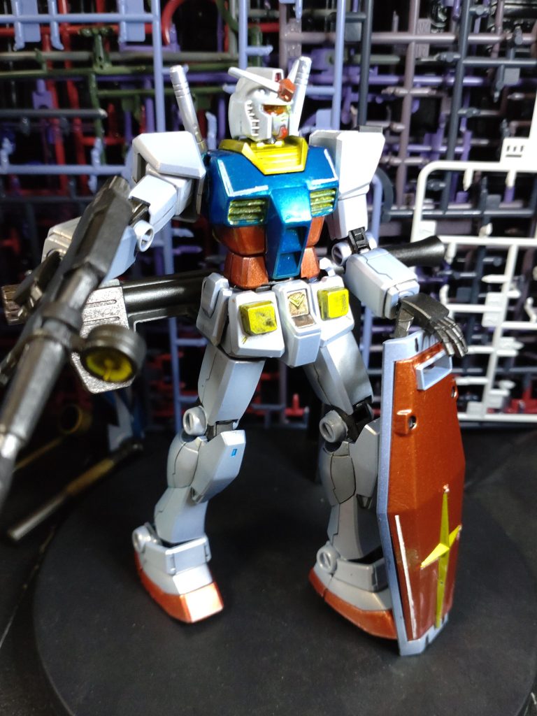 シールド塗装後くっつかなくなってた…それで接着しようとしたら…色々誤魔化そうと白ラインはマスキングして塗ってみましたが…微妙だねwまだまだ駄目駄目過ぎたがまた次頑張ってみます