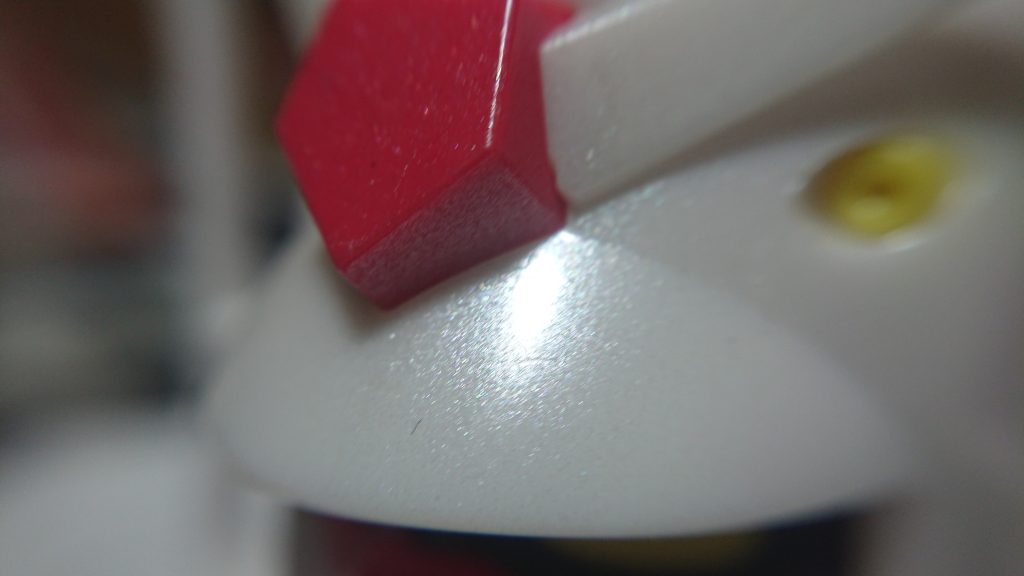 パール粒子はどアップにするとこんなきらめきっぷり。まあ、雰囲気だけ分かってもらえれば。