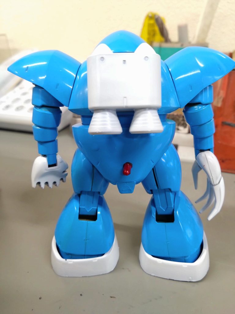 こちらもしっぽの先端はありません。塗装後にころって落ちてた塗装の塊をみてパッと思いついたからです。