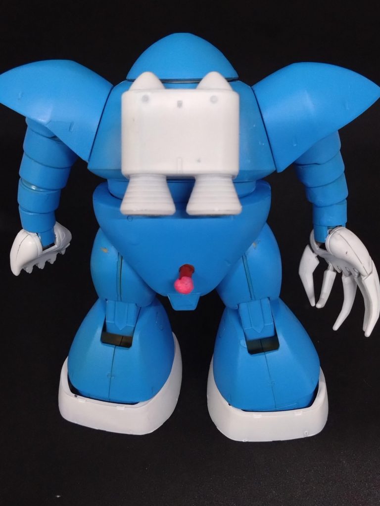 後ろ姿 尻尾の先端は塗料の残りの塊をまるてめてくっつけました。(少し塗装ハゲがあるのがすごく気になる)