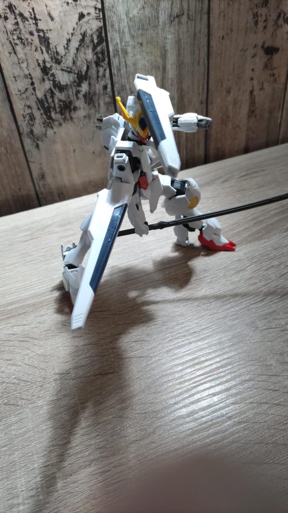 可動域もあり、様々な撃ち方が可能　　　　　　このような撃ち方も（多分、しないと思うな〜）