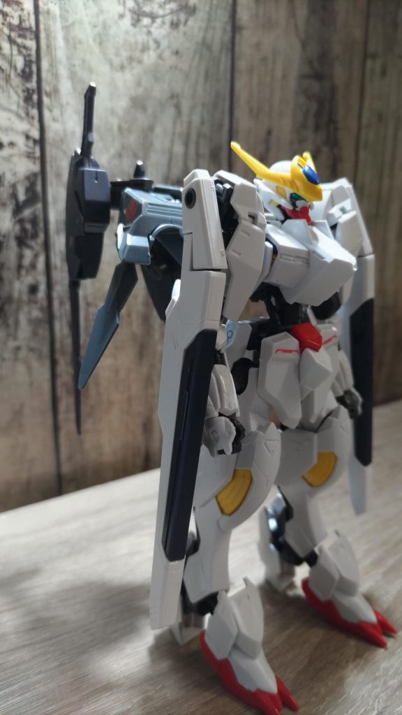 追加装備　　　　　　　　　　　　　　　　　　マーズフォーガンダムの武器を取り付け、近接戦にも対応可能