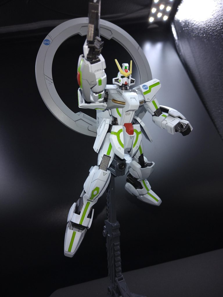 腕関節のポリパーツが見えてたので、前腕部の関節部分の表面伸ばして隠してます