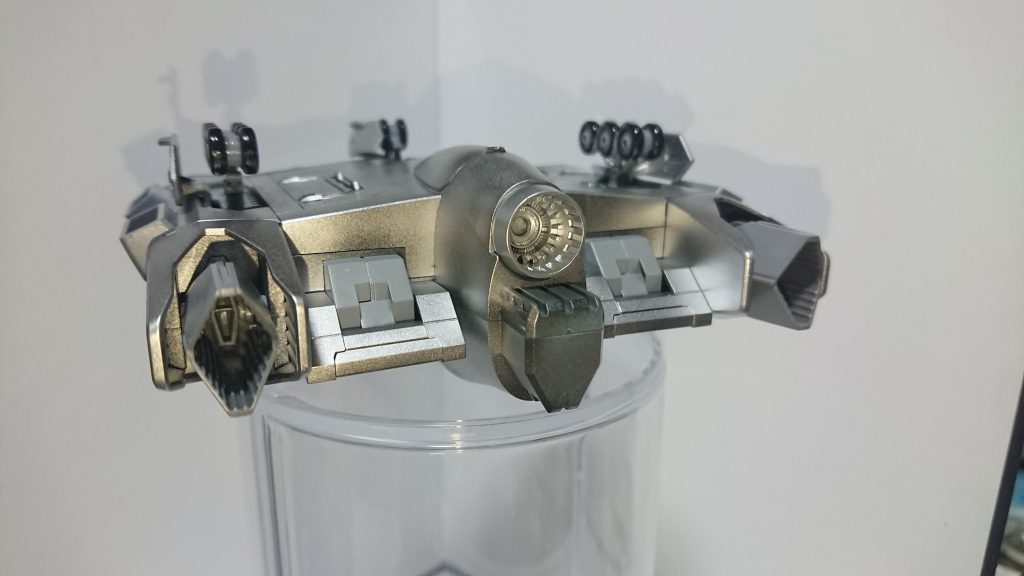 後ろから。羽根は外しております。ちゃんとバーニア内部もしっかり作りこまれていて、こだわりがあります。