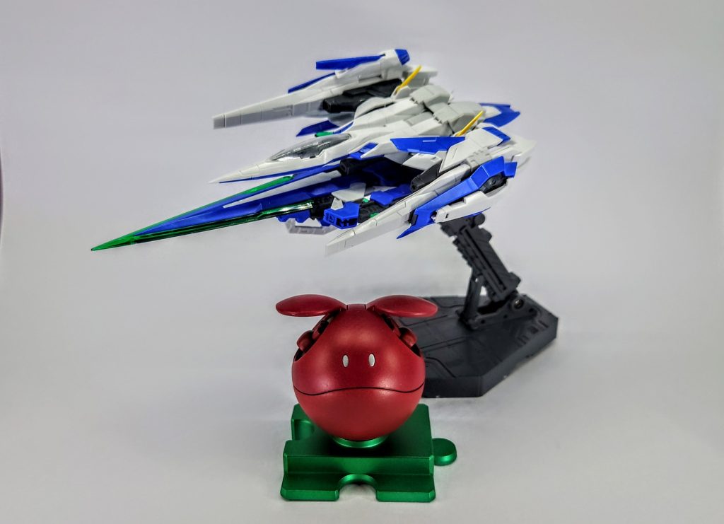 赤くしたのはこれがやりたかった…オーライザーにはやっぱり赤ハロではないでしょうか。マゼンタっぽい赤だったのに、トップコートと光の具合で真紅っぽい…