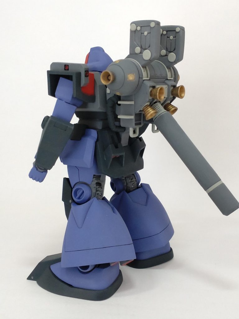 バックパックはザクからの流用。