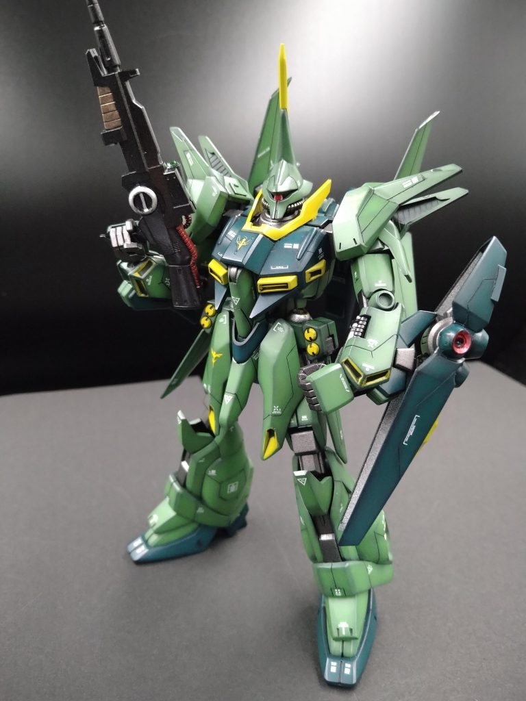 ライフルセンサー等はラピーテープにレジンでコーティングしました想像よりキラキラしてていい感じです