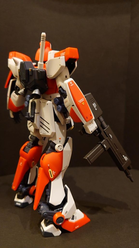 ジオンにミッションパックは無いのでほぼつけられない仕様です。