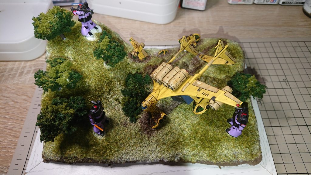 木々や機体を配置して完成です。