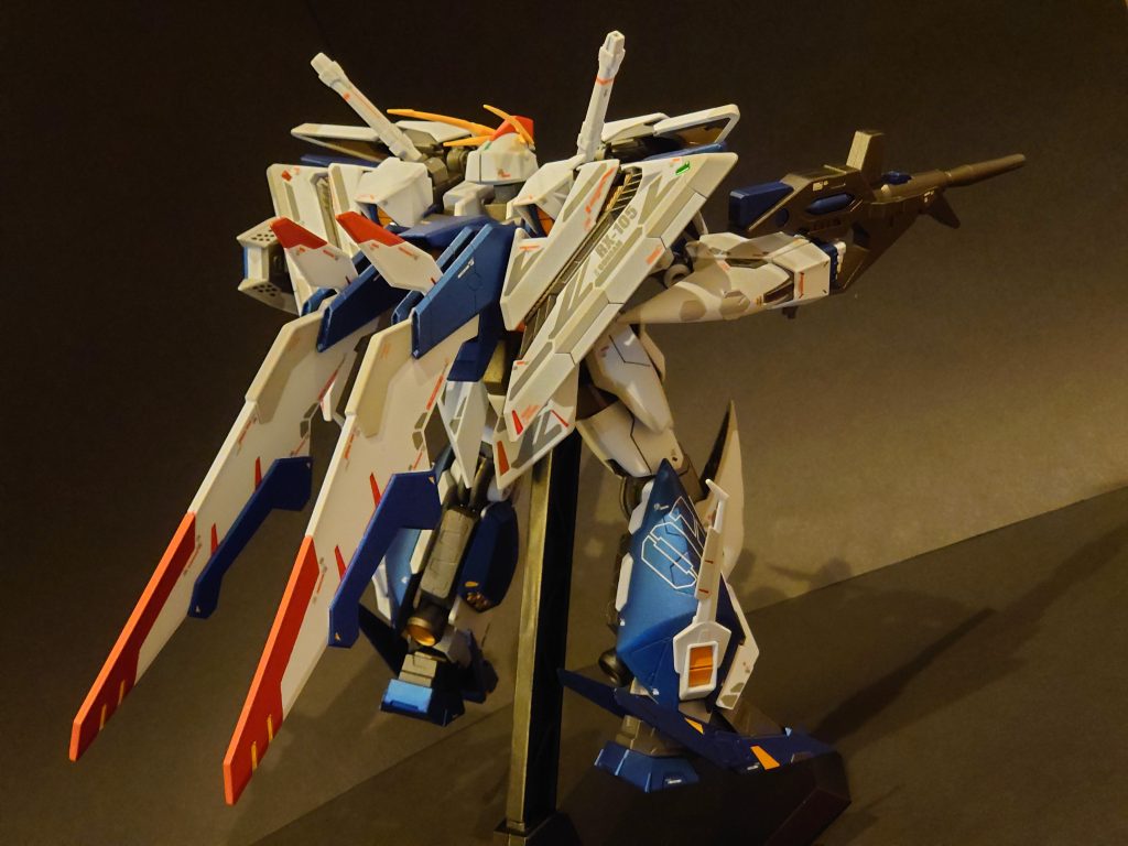 青部分の塗装はメタリックブルーからのつや消し仕上げです。