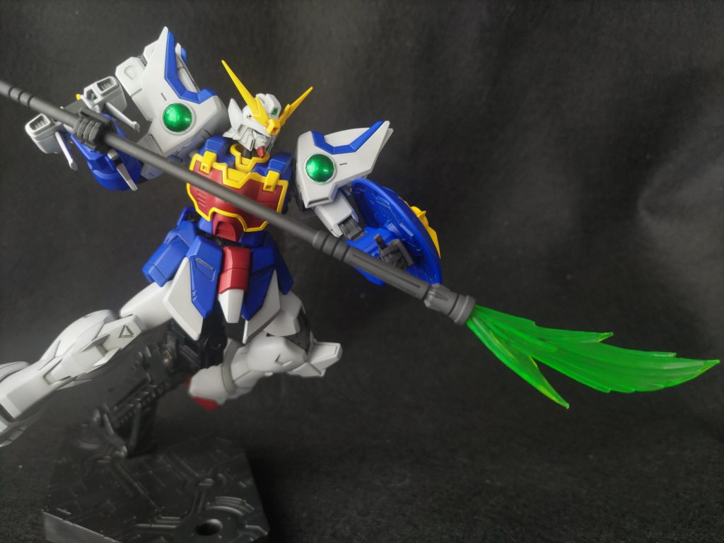 ビームグレイブの刃はナイフで削って尖らせました。