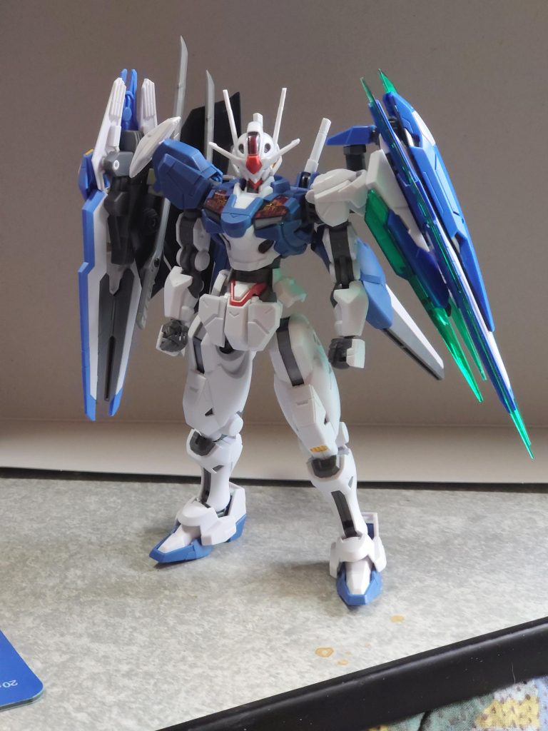 塗装や加工前の組み合わせたときの写真。頭はエアリアルと改修型とどっち使うか悩んで、凶悪兵装で固まってるので悪顔の改修型に変えました。