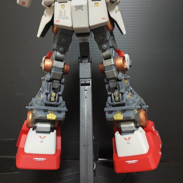 MG GP02腰部、見えなくなりますが装甲裏も塗ってます。形が見えてくるとモチベーションが上がります。（2枚目）