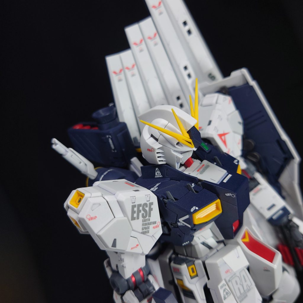 本当いつ見ても、カッコイイですねνガンダム(笑)