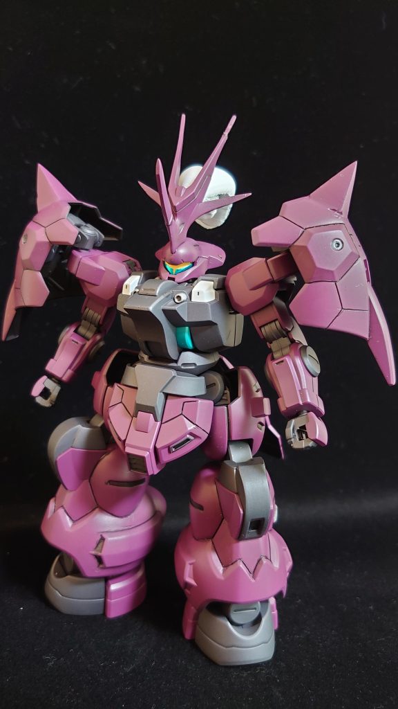 肩と腰にスジ彫り追加しています。