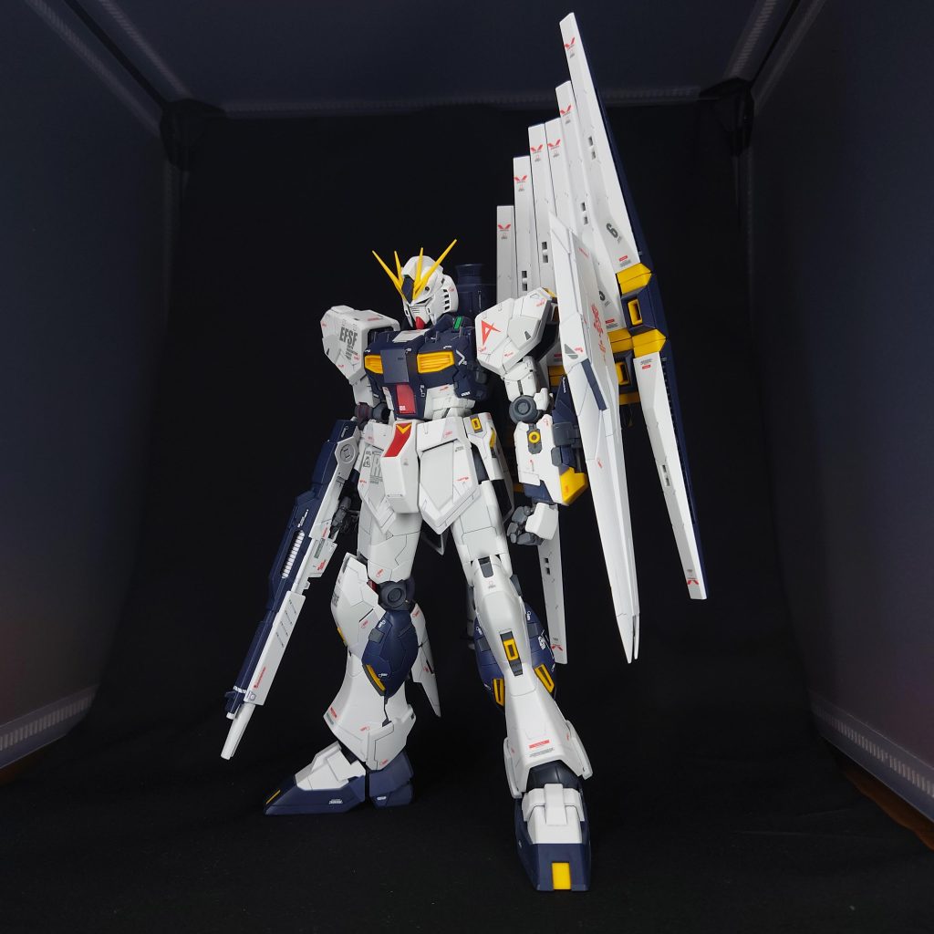 Ver.Kaのνガンダムは、脚長ですね。
