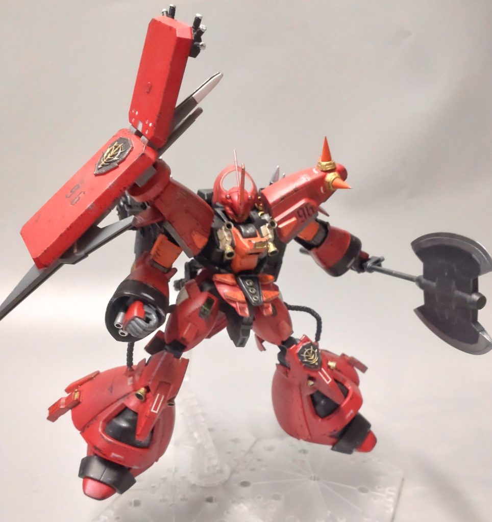 全ての武器を撃ち尽くしたら、プロペラントタンクをパージ、格闘戦へ移行します。