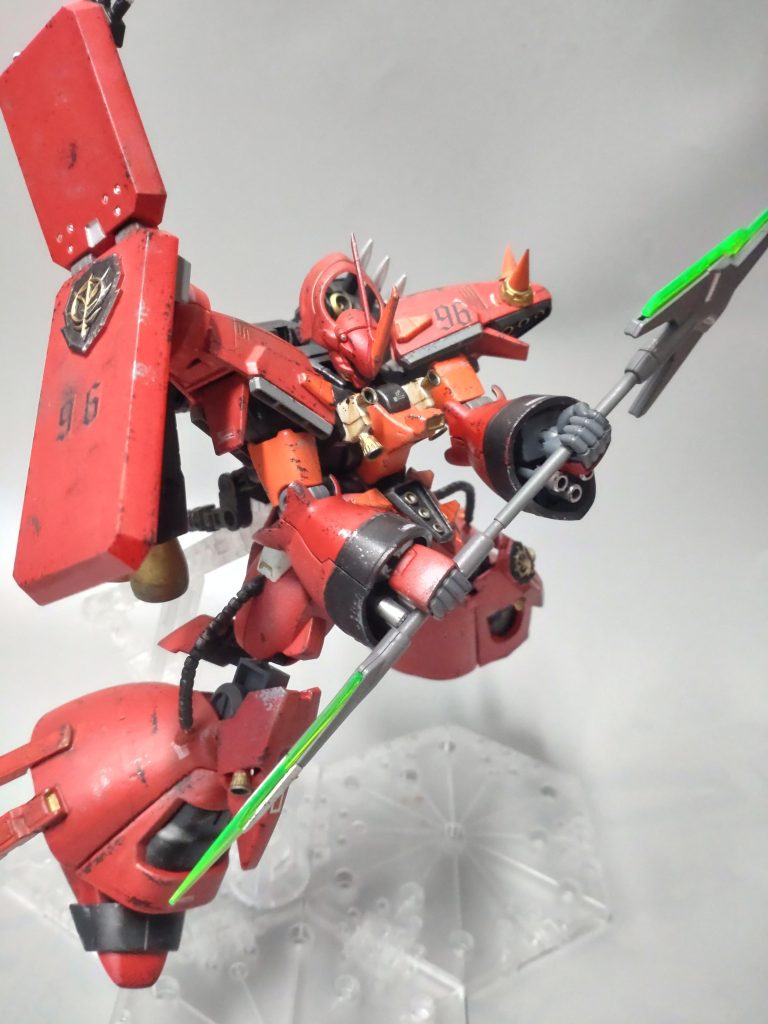 ジャベリンを連結しポージング。