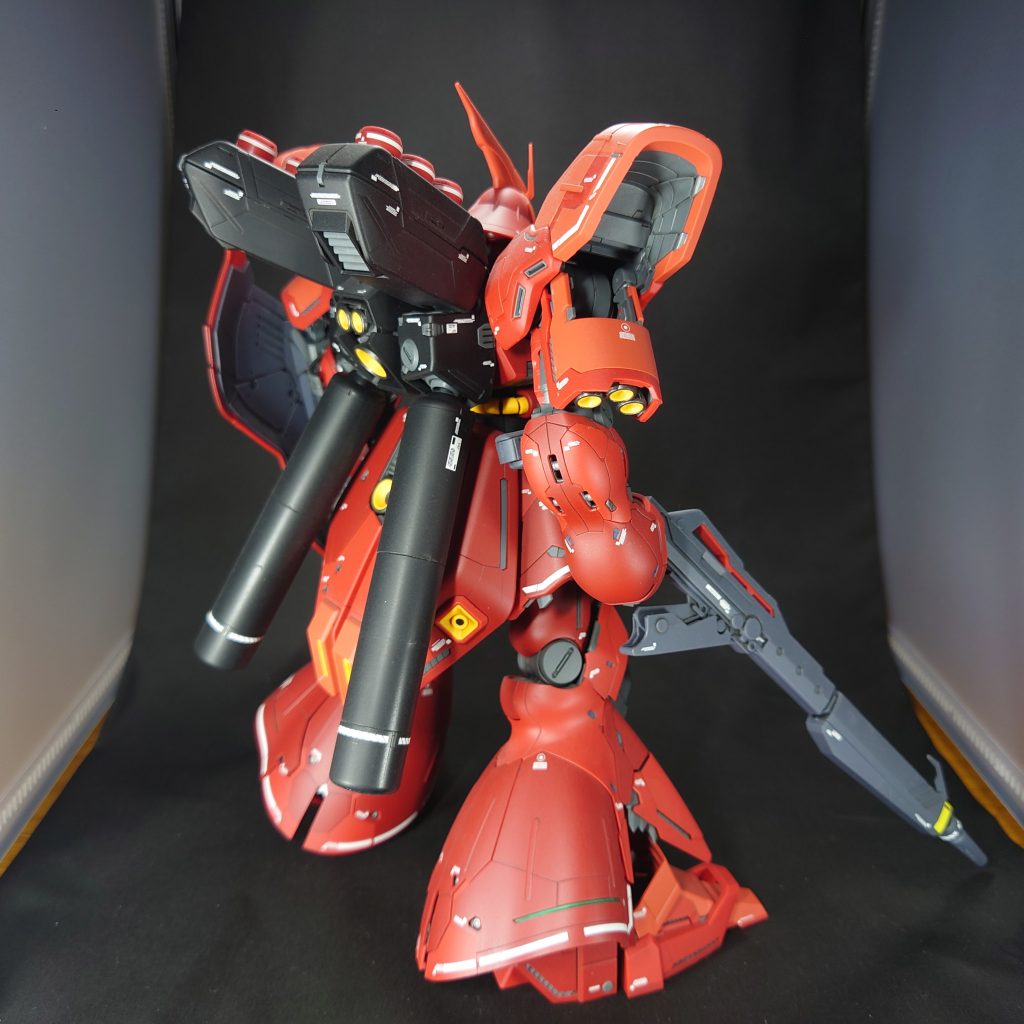 所々(脚の所)差し色に、サイコフレームの緑を入れてます。