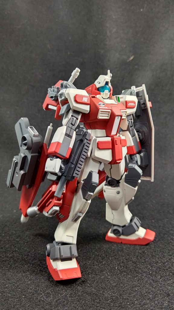 更にバインダーに分離して搭載可能なビームスマートガンと脚部にブースターを装備することもできます