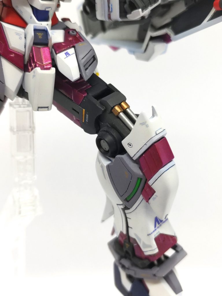 各シリンダ類、作り直しました。足首も直してあります。