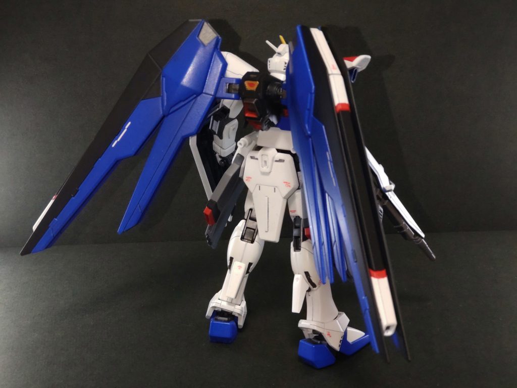 バックショット、リヤアーマーが少し寂しく感じたのでプラ板貼ってます