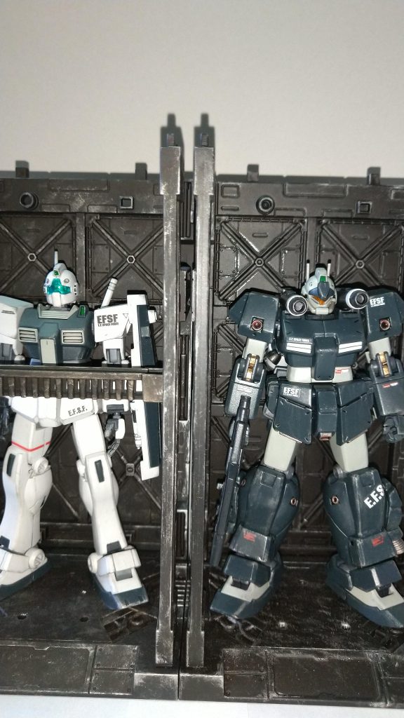 以前作ったジム2とパシャリ。