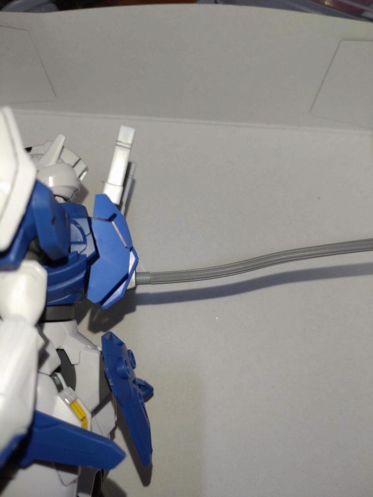 プラパイプ3ﾐﾘにアルミ針金１㍉2.8㍉ゴムを先端のアルミを曲げて固定