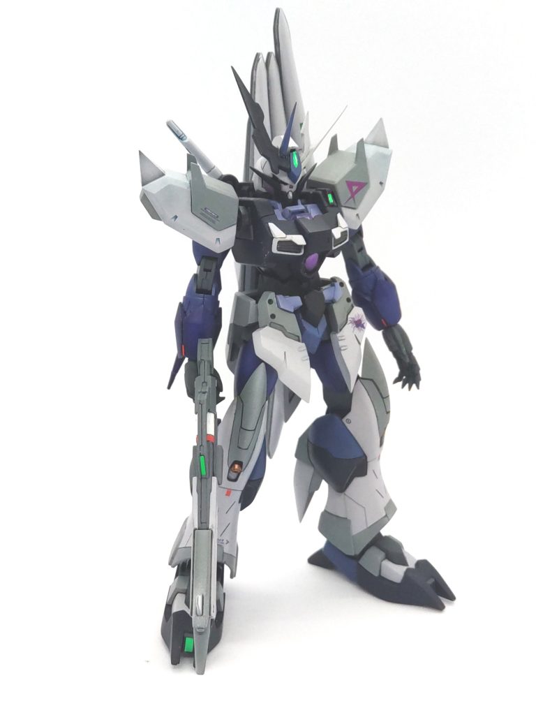 肩、膝、ふくらはぎ、腰アーマー、角など尖らせてますが一部破損してます😢