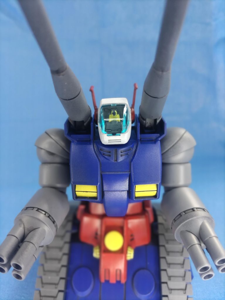 パイロットは削り取るか悩みましたが筆で塗ってみましたが、結構目立ちます。