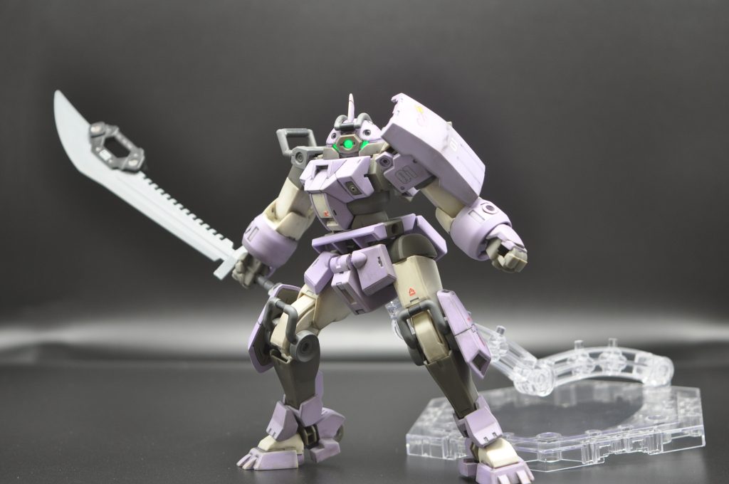 一応格闘武器持たせましたが、でかすぎました。