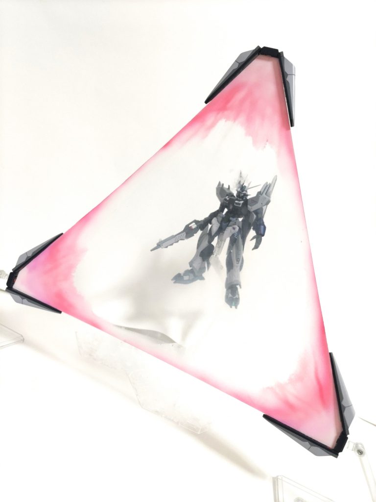 透明のプラ板は扱いが難しいですね、スレ傷だらけです😅