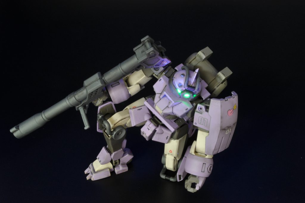 チュチュ大地に立つ!撮影ブースのライトを全部消すと発光が際立ちますが他の汚れも発光してるので汚いです・・・。