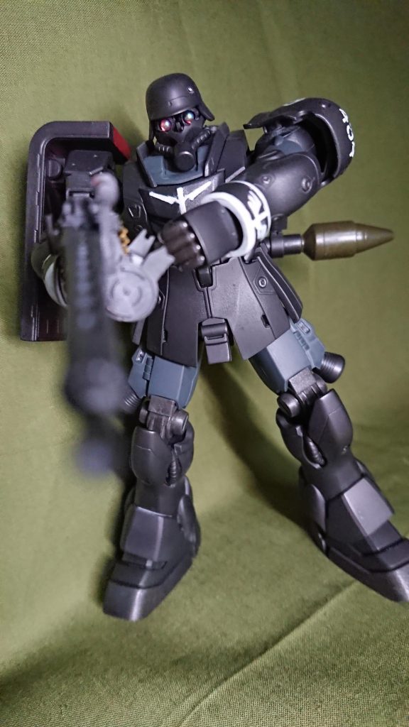 MG機関銃を掃射!こちらはリトルアーモリーの「MG3」でございます。初めて作りましたが、ガンプラにぴったりサイズでディテールも素晴らしい!!