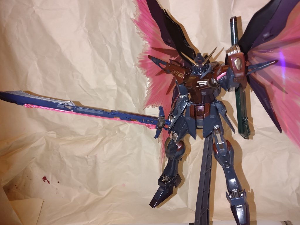 【アロンダイト・SINー罪ー】エネルギーを収束させ斬り付けた瞬間エネルギーを敵内部に送り込み爆発させるアロンダイトの強化武装。イメージ元ネタはFGOの剣スロットの宝具です。片手持ちで左腕を掲げると強者感を感じますね。