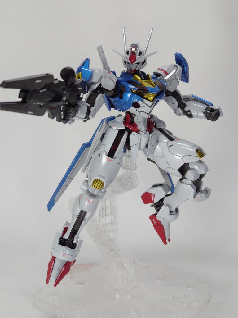 今回のテーマはテッカテカな感じのメタリック風にしてみるだったので白部分にシルバーメタリックをほんの少し混ぜたり等しています。とりあえず、光沢トップコートのおかげもあって上手くいったかな?