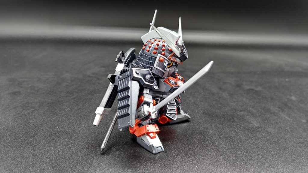 アンテナはガンダムマーカー消しペンでメッキを落としてシルバーに