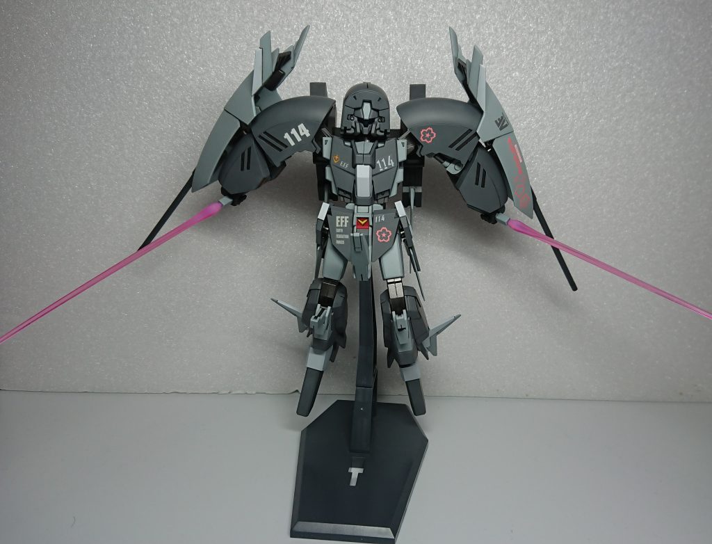 アンクシャがサーベル構えたら大体やられるのどうして・・・このキット干渉する場所が多いので、塗装ハゲが怖くてすごくいじりにくいですね。