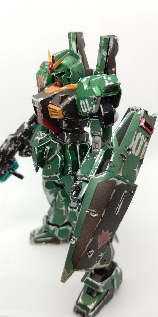 二回目の塗装初心者なのに、穴を空けるとか塗装剥がれ風処理を行いました!初めてだらけでドキドキの連続!楽しくもありましたけどね!(*´▽`*)