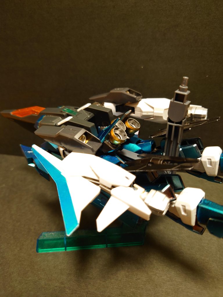 この長距離攻撃性能、及び機動性から、本機は近接戦闘を行わない=アンチドートの効果範囲に入らないため、ウル、ソーンに装備されたフェーズドアレイキャノン、またスコア4によるアンチ・アンチドートの機能は装備されておらず、そもそも人体に重篤な障害をもたらすスコア4の使用が前提とされていません。使用するのはガンビットが解禁されるスコア3までとなります。