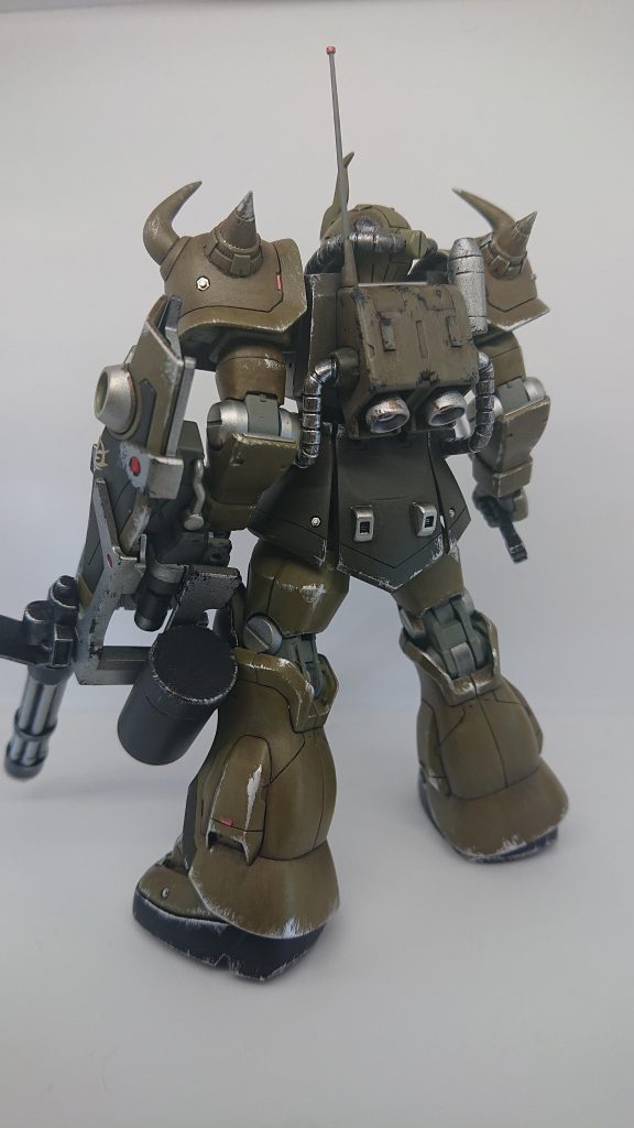 リヤスカートのよく分からない穴(武器懸架用?)は塞ぎました。