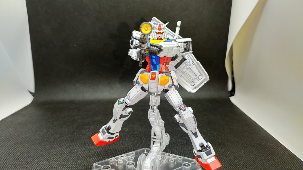 ガンダムの射撃ポーズ定番その2。