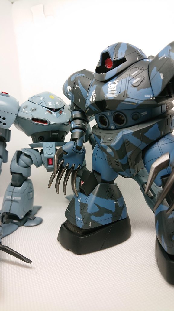 後継のハイゴッグと、同じゴッグの名を冠していますが、共通部品はありそうにないですね。運用思想が同じなだけで全くの別物です。