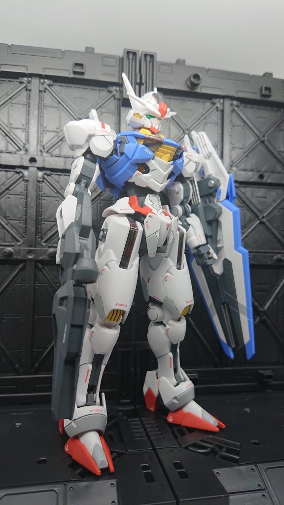 連結ディスプレイベースも買ったので使ってみました。塗装しても良いと思います。電飾されてる方もいましたね。