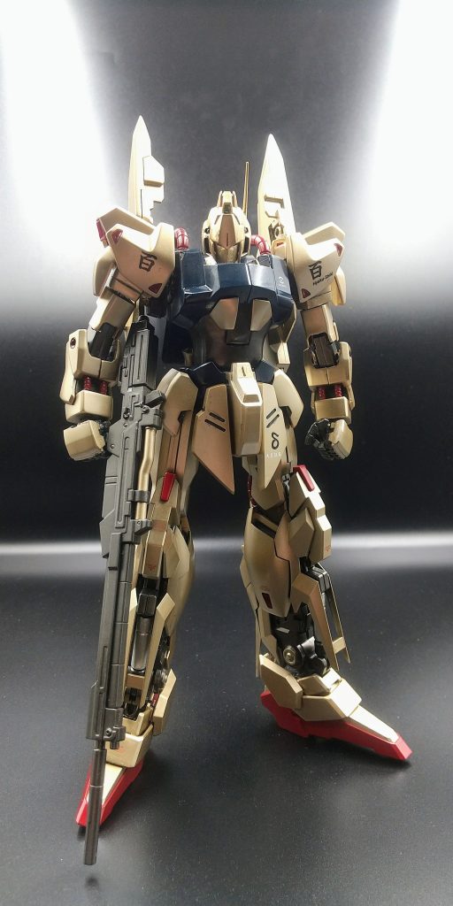 正面全体像になります。